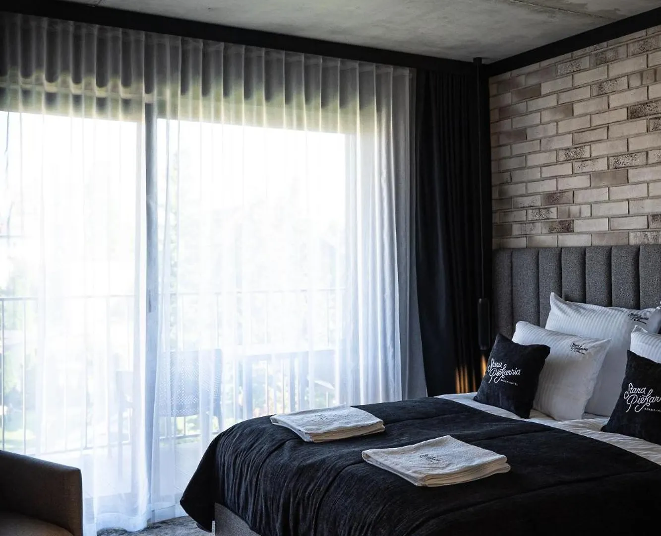 Stara-Piekarnia Apart-Hotel 코워브제크 0*,